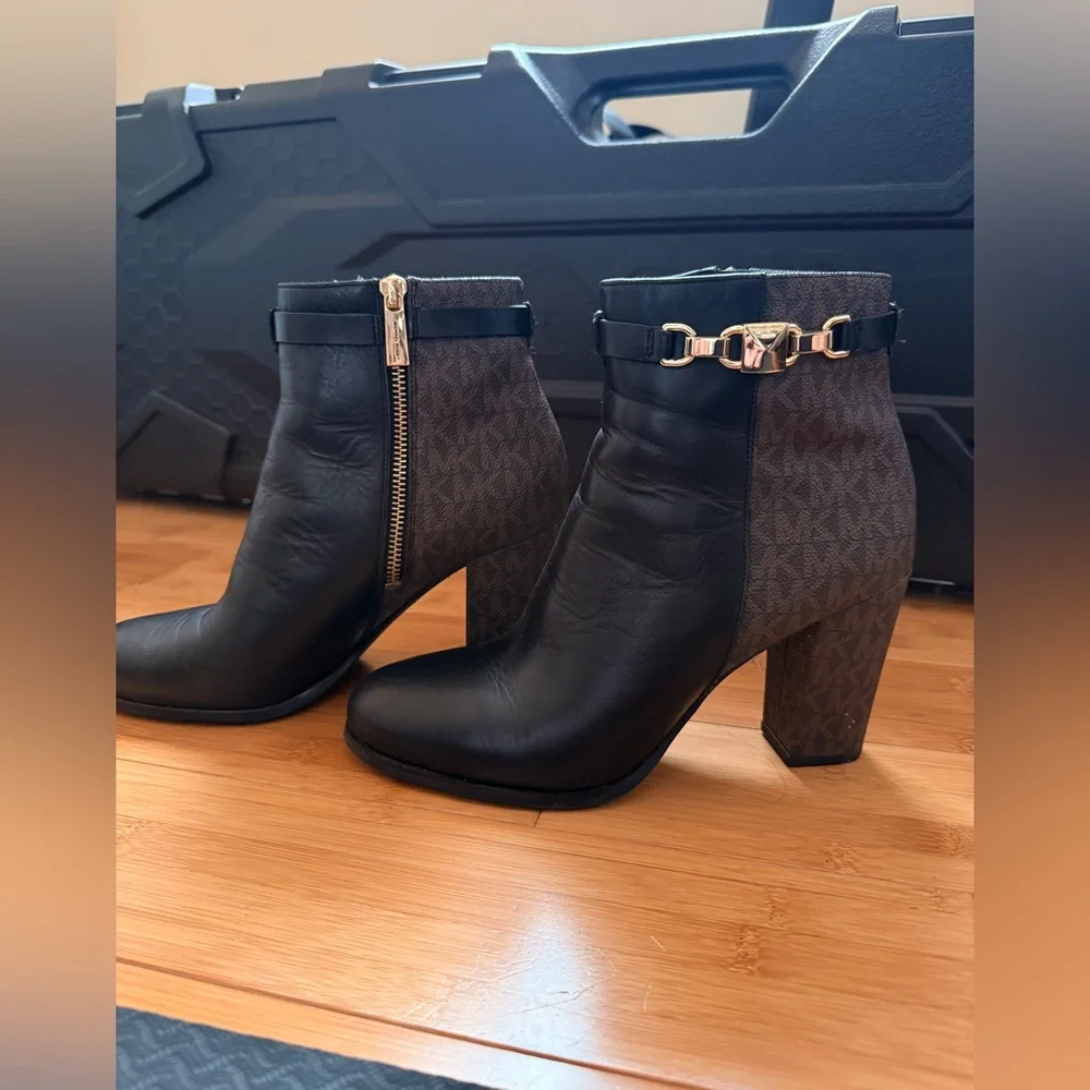 Michael Kors Black Leather & Brown Logo Ankle Boots with Gold Accent - Picture 1 of 3